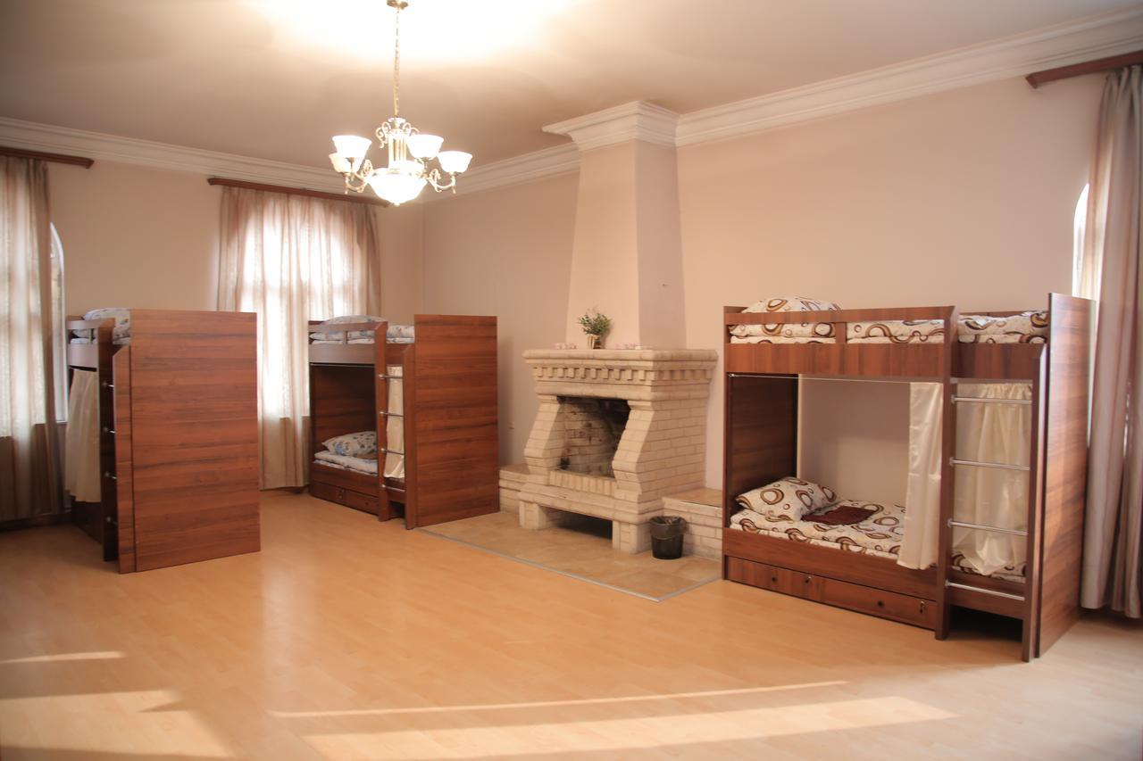 Noy Hostel Yerevan Ngoại thất bức ảnh