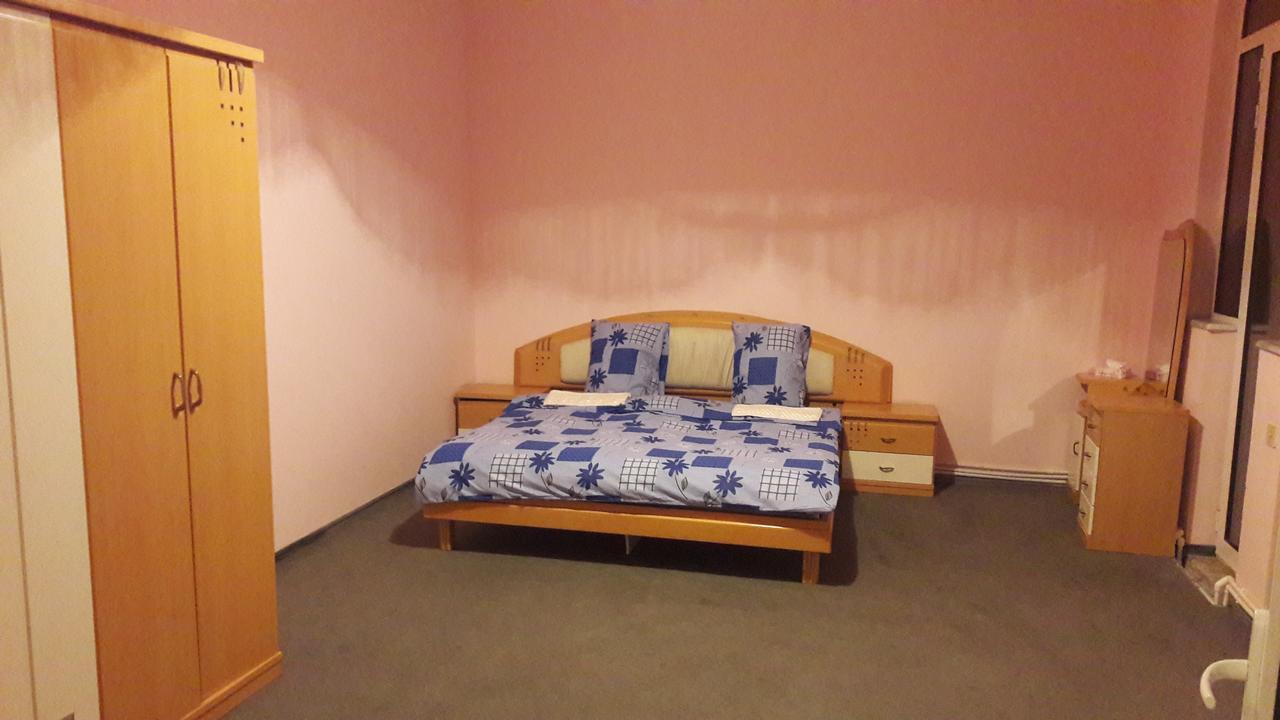 Noy Hostel Yerevan Ngoại thất bức ảnh