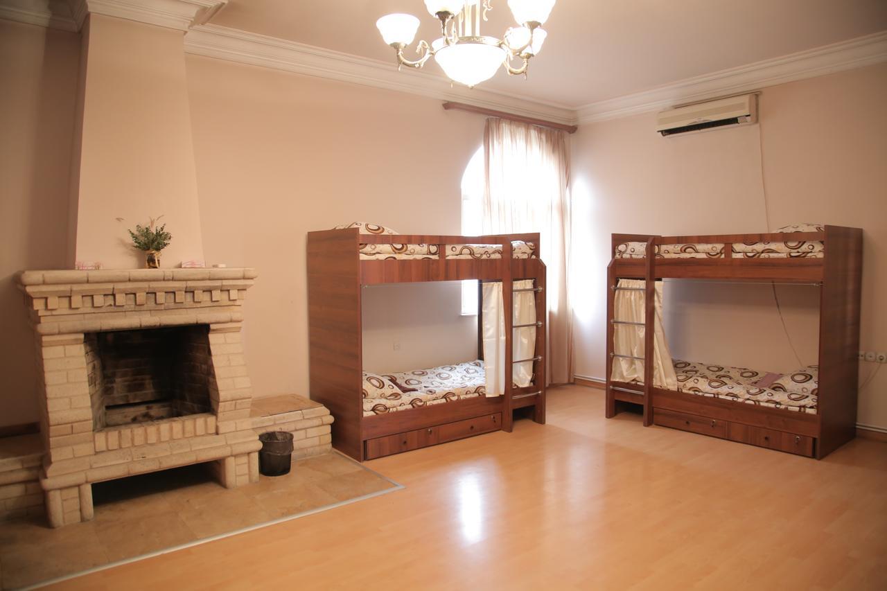 Noy Hostel Yerevan Ngoại thất bức ảnh