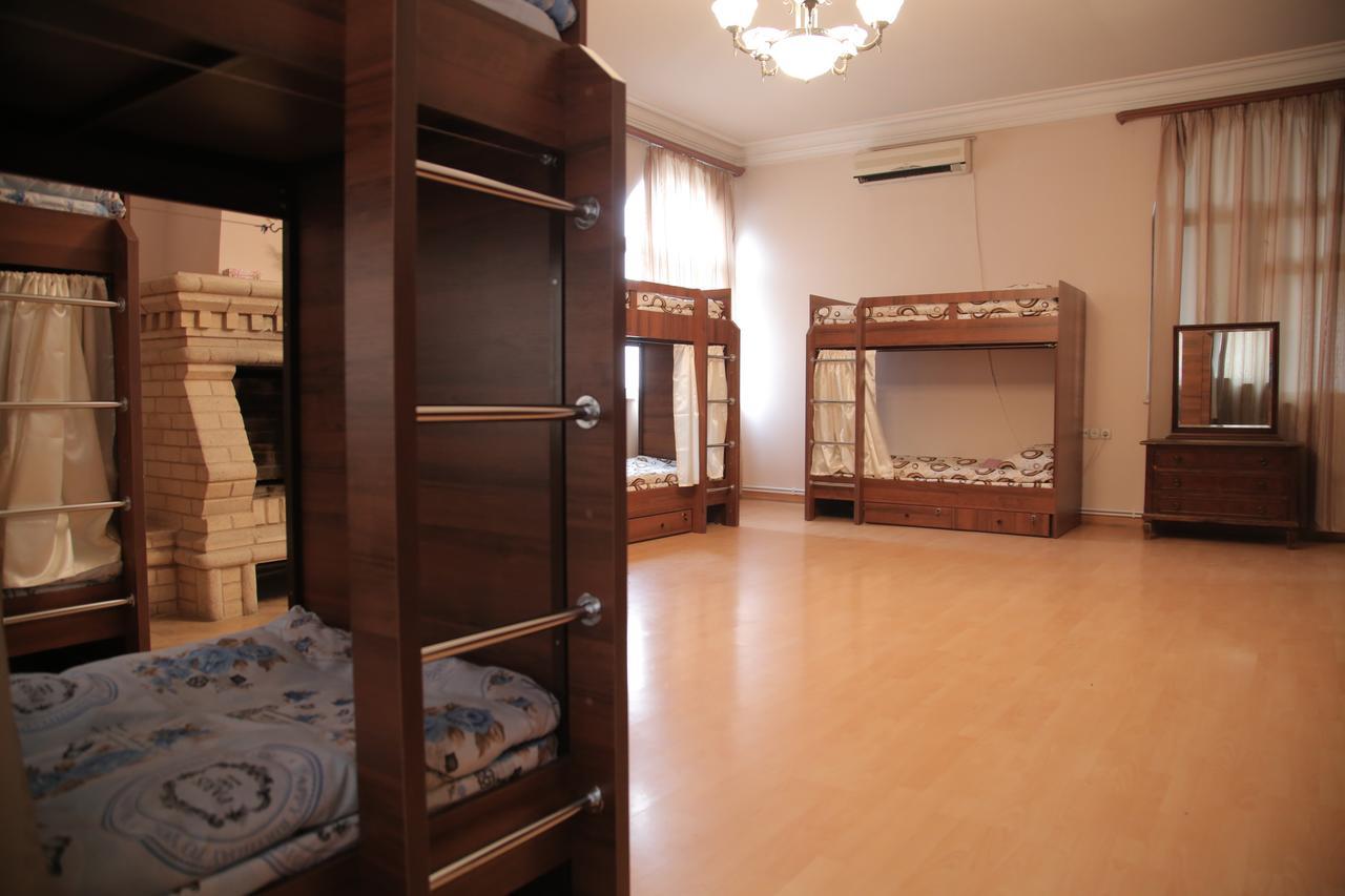 Noy Hostel Yerevan Ngoại thất bức ảnh