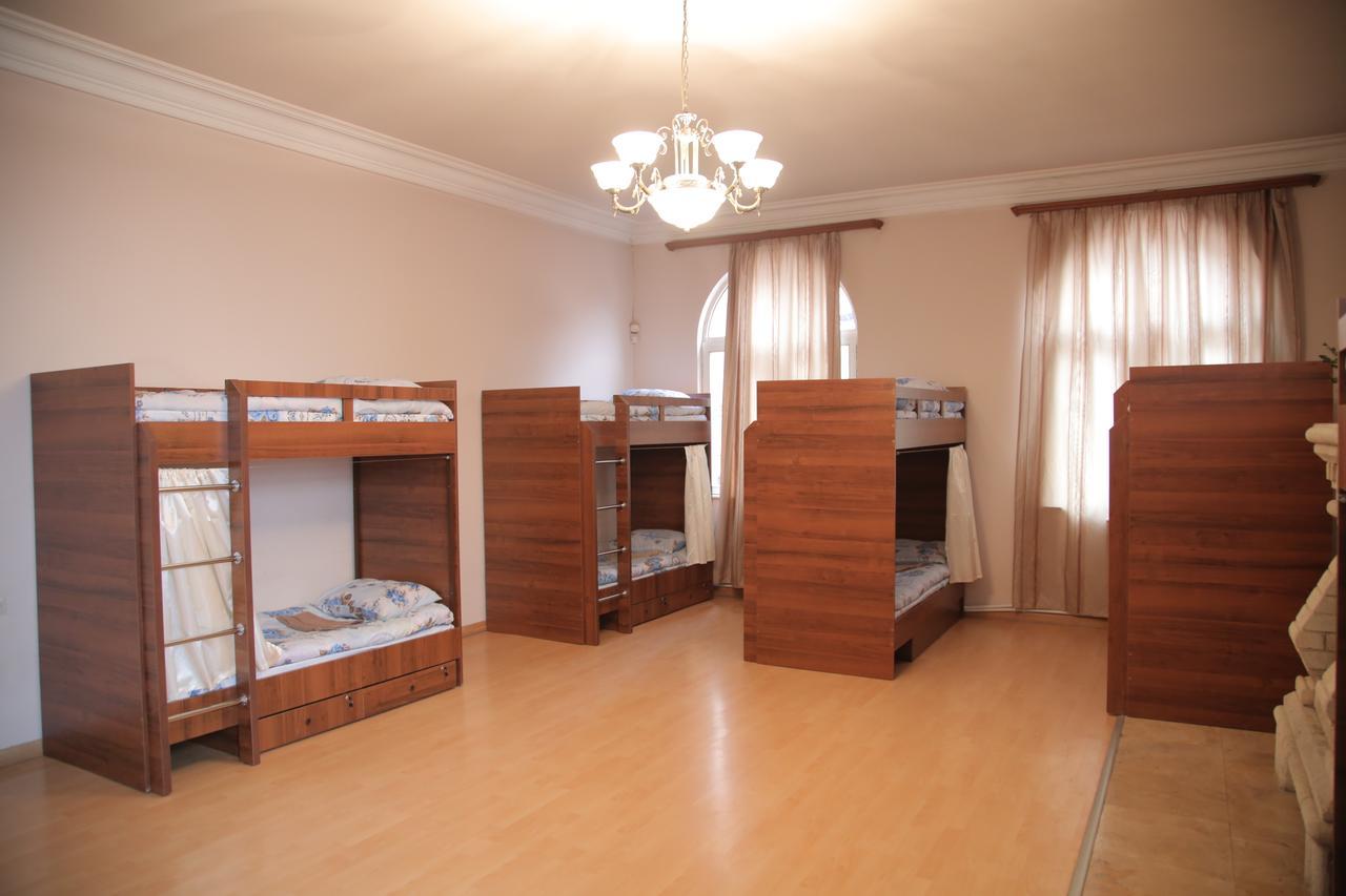 Noy Hostel Yerevan Ngoại thất bức ảnh