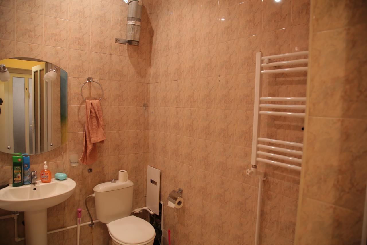 Noy Hostel Yerevan Ngoại thất bức ảnh