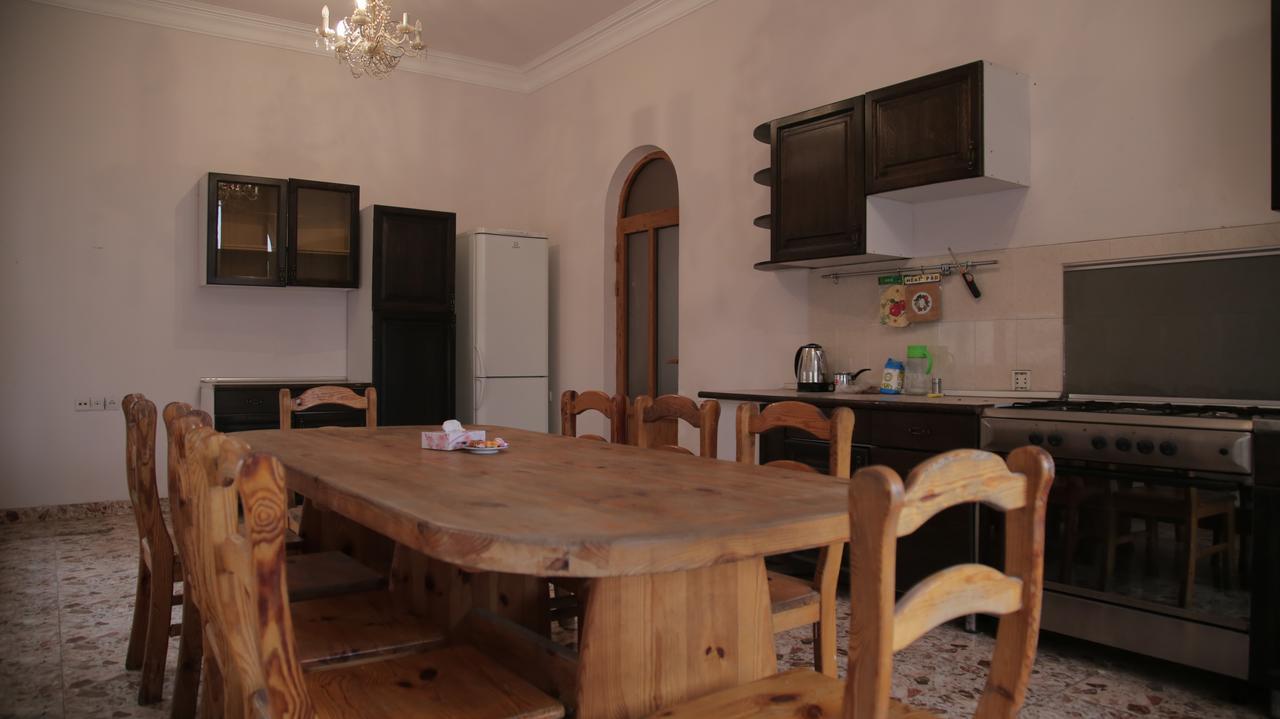 Noy Hostel Yerevan Ngoại thất bức ảnh