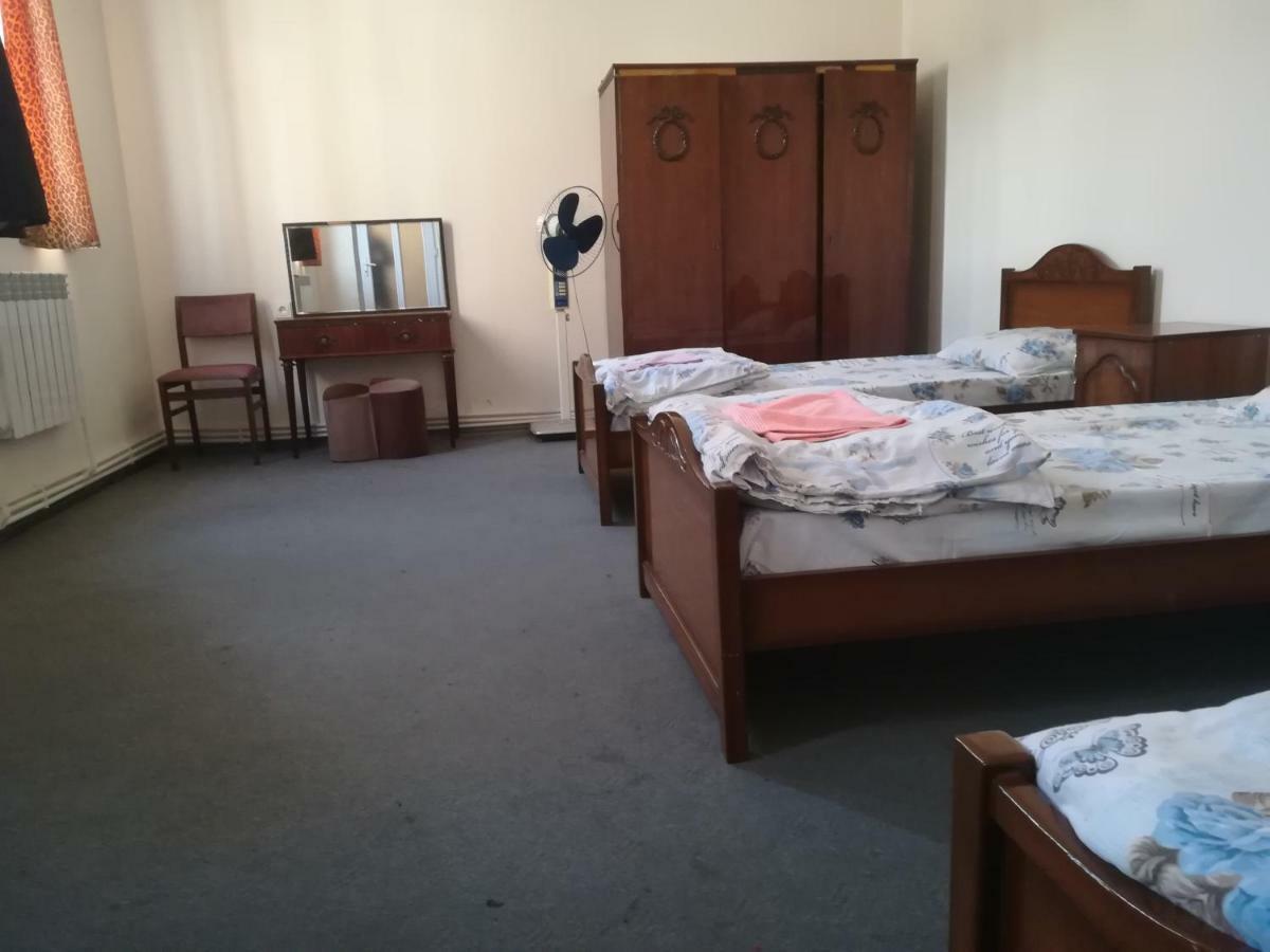 Noy Hostel Yerevan Ngoại thất bức ảnh